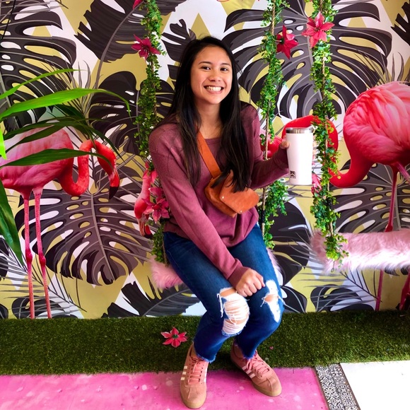 Meet your posher, Rebekah! - Picture 2 of 3